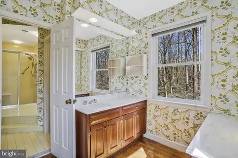 Bath - 937 Mackall Ave, Mclean, VA 22101 photo 2 of 8