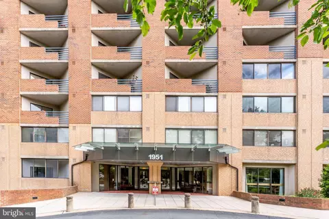 1951 Sagewood Ln #505, Reston, VA 20191