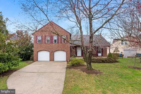 5815 Pamela Dr, Centreville, VA 20120