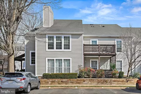 10059 Oakton Terrace Rd #10059, Oakton, VA 22124