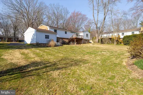 Exterior - 3003 Rayjohn Ln, Herndon, VA 20171 photo 15 of 17