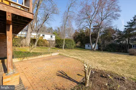 Exterior - 3003 Rayjohn Ln, Herndon, VA 20171 photo 16 of 17