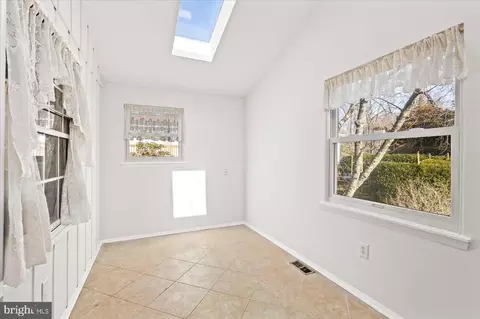Entry Way - 3003 Rayjohn Ln, Herndon, VA 20171 photo 3 of 4