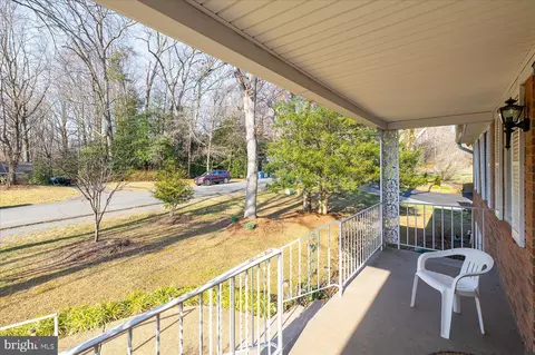 Exterior - 3003 Rayjohn Ln, Herndon, VA 20171 photo 2 of 17