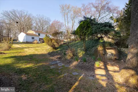 Exterior - 3003 Rayjohn Ln, Herndon, VA 20171 photo 14 of 17