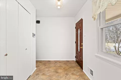 Entry Way - 3003 Rayjohn Ln, Herndon, VA 20171 photo 2 of 4