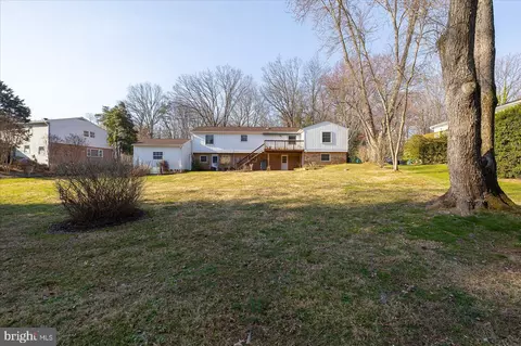 Exterior - 3003 Rayjohn Ln, Herndon, VA 20171 photo 11 of 17