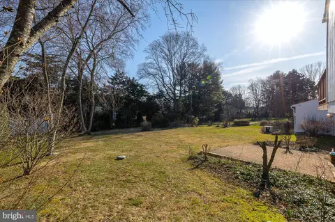 Exterior - 3003 Rayjohn Ln, Herndon, VA 20171 photo 10 of 17