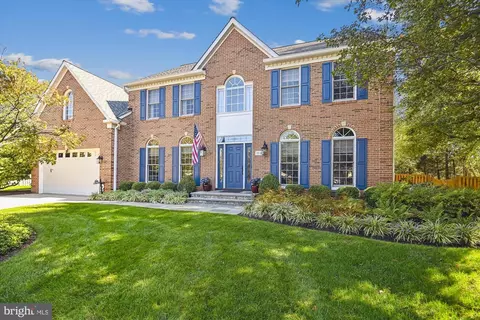 7721 Cashland Ct, Alexandria, VA 22315