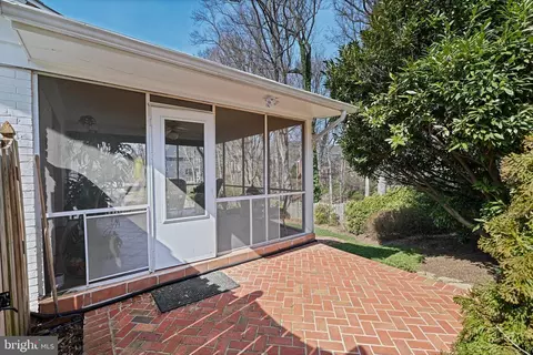 Exterior - 6206 Hardy Dr, Mclean, VA 22101 photo 6 of 11