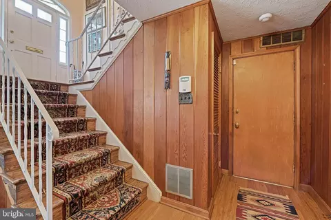 Entry Way - 6206 Hardy Dr, Mclean, VA 22101 photo 2 of 2