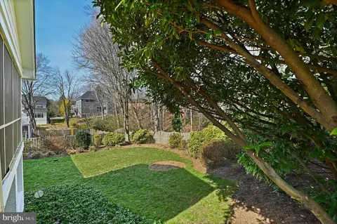 Exterior - 6206 Hardy Dr, Mclean, VA 22101 photo 11 of 11