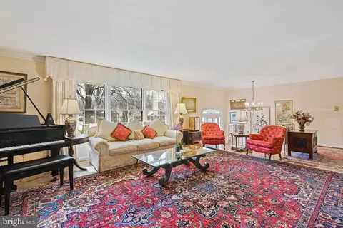 Living - 6206 Hardy Dr, Mclean, VA 22101 photo 3 of 8