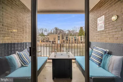 11428 Washington Plz W #11428, Reston, VA 20190