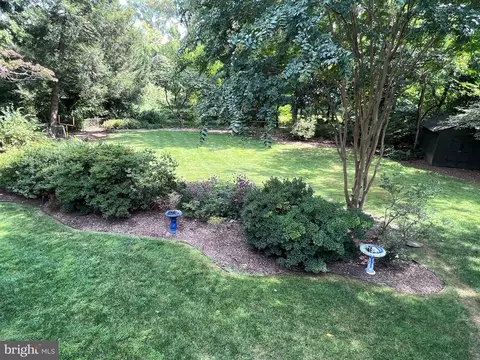 Exterior - 1805 Melbourne Dr, Mclean, VA 22101 photo 7 of 12