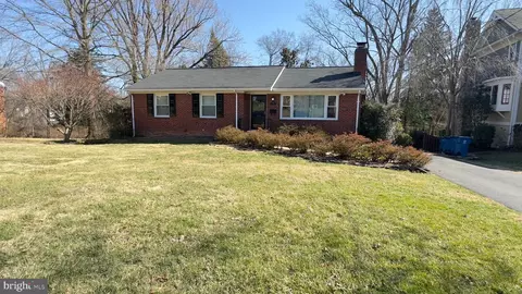 Exterior - 1805 Melbourne Dr, Mclean, VA 22101 photo 12 of 12