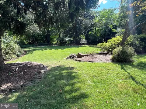 Exterior - 1805 Melbourne Dr, Mclean, VA 22101 photo 6 of 12