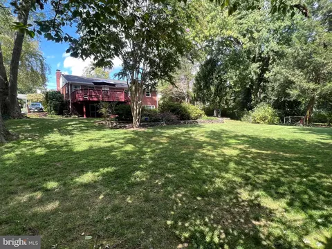 Exterior - 1805 Melbourne Dr, Mclean, VA 22101 photo 4 of 12