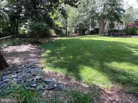 Exterior - 1805 Melbourne Dr, Mclean, VA 22101 photo 5 of 12