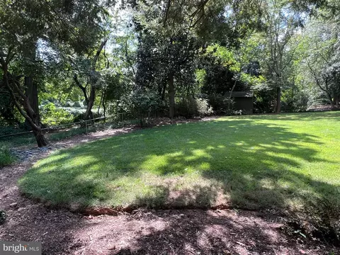 Exterior - 1805 Melbourne Dr, Mclean, VA 22101 photo 8 of 12