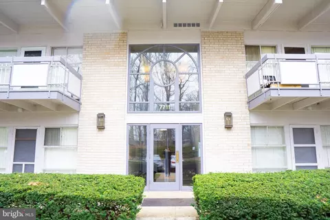 7711 Donnybrook Ct #107, Annandale, VA 22003