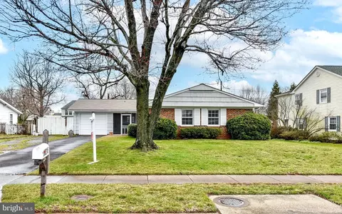 13216 Point Pleasant Dr, Fairfax, VA 22033