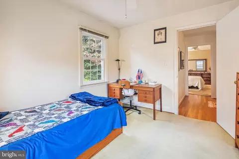 Bedroom - 4702 Briar Patch Ln, Fairfax, VA 22032 photo 4 of 8