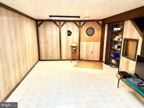 Living - 4702 Briar Patch Ln, Fairfax, VA 22032 photo 6 of 6