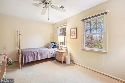 Bedroom - 4702 Briar Patch Ln, Fairfax, VA 22032 photo 8 of 8