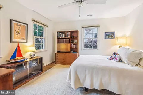 Bedroom - 4702 Briar Patch Ln, Fairfax, VA 22032 photo 6 of 8