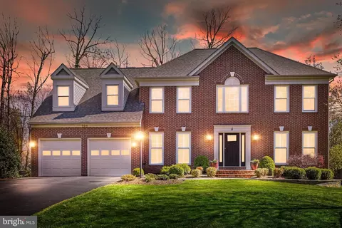 694 Old Hunt Way, Herndon, VA 20170