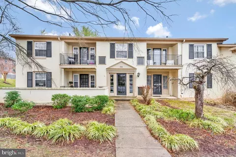 5902 H Surrey Hill Pl #706, Springfield, VA 22152