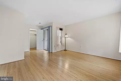 Living - 7712 A Lexton Pl #89, Springfield, VA 22152 photo 5 of 5