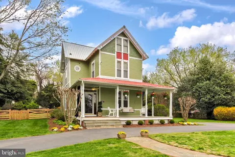 8008 N Park St, Dunn Loring, VA 22027