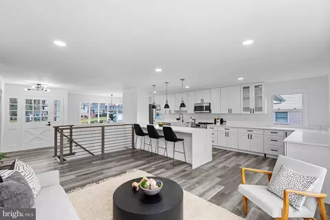 6317 Charnwood St, Springfield, VA 22152