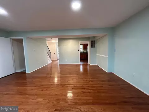 Living - 7751 Tiverton Dr #7751, Springfield, VA 22152 photo 1 of 2