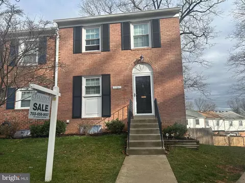 Exterior - 7751 Tiverton Dr #7751, Springfield, VA 22152 photo 2 of 7
