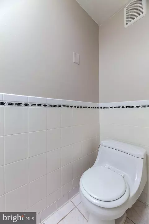 Bath - 7512 Inzer St, Springfield, VA 22151 photo 1 of 6
