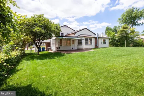 Exterior - 7512 Inzer St, Springfield, VA 22151 photo 5 of 7