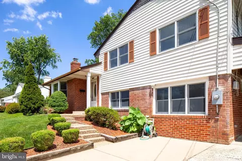Exterior - 7512 Inzer St, Springfield, VA 22151 photo 2 of 7