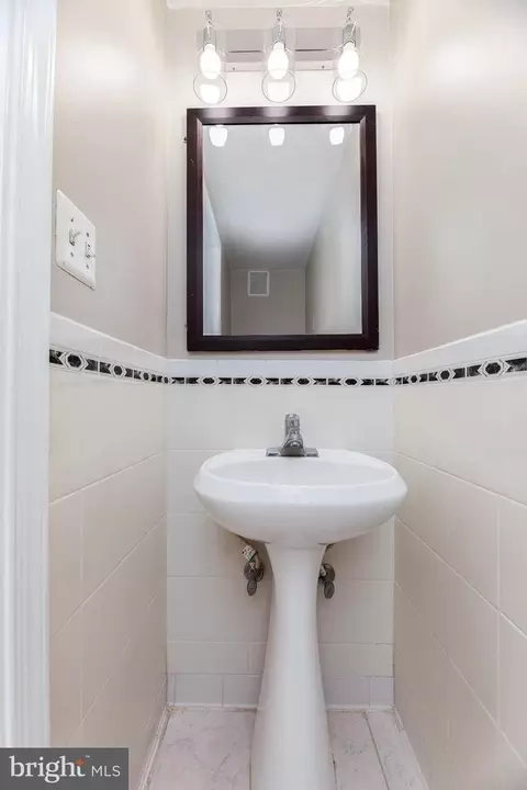 Bath - 7512 Inzer St, Springfield, VA 22151 photo 2 of 6