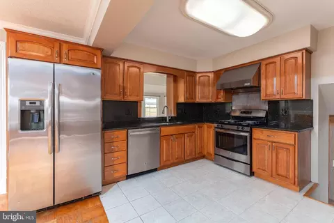 Kitchen - 7512 Inzer St, Springfield, VA 22151 photo 3 of 5