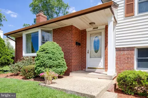 Exterior - 7512 Inzer St, Springfield, VA 22151 photo 3 of 7