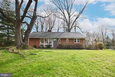 5412 Fremont St, Springfield, VA 22151