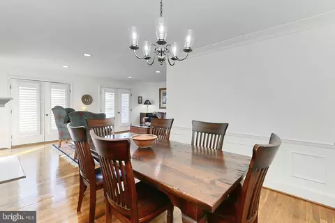 Dining - 6427 Wainfleet Ct, Springfield, VA 22152 photo 4 of 5