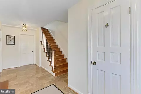 Entry Way - 6427 Wainfleet Ct, Springfield, VA 22152 photo 1 of 4