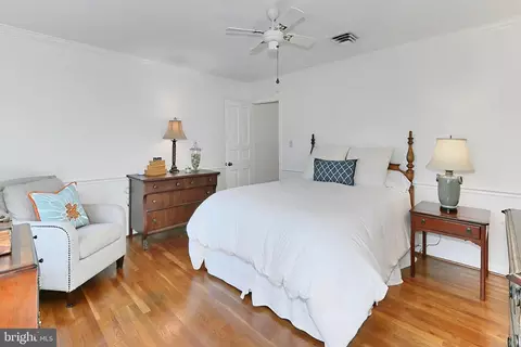 Bedroom - 6427 Wainfleet Ct, Springfield, VA 22152 photo 3 of 5