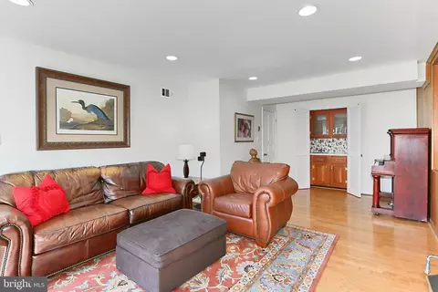 Living - 6427 Wainfleet Ct, Springfield, VA 22152 photo 6 of 7