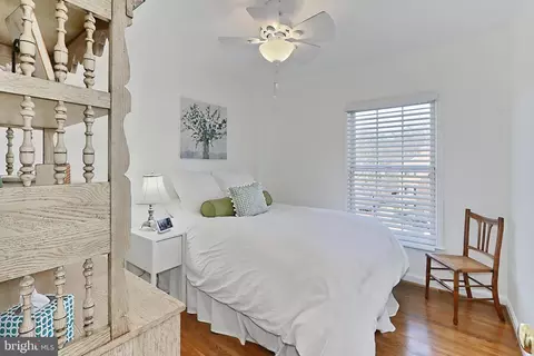 Bedroom - 6427 Wainfleet Ct, Springfield, VA 22152 photo 4 of 5