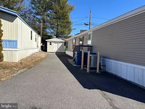 4219 Stackler Dr, Fairfax, VA 22030 photo 3